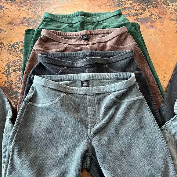 Bundle of HUE Corduroy Leggings - Picture 4 of 5